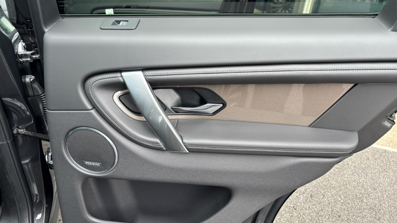 Land Rover Discovery Sport 2.0 D200 Metropolitan 5dr Auto [7 Seat] Diesel Station Wagon